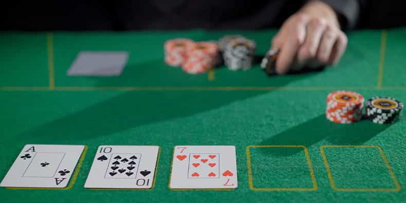 Tavoli da poker, alcuni suggerimenti utili per scegliere quello giusto